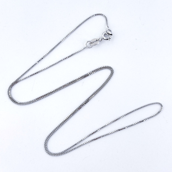 Vintage Sterling Silver 925 0.7mm Box Chain Necklace 18" - Picture 1 of 3